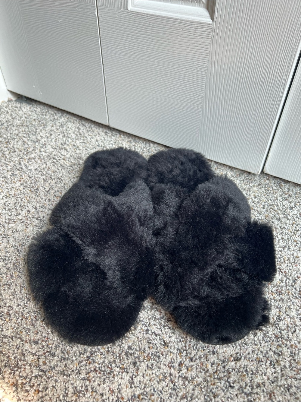 Woman’s Black Fur Slippers Size 11/12
